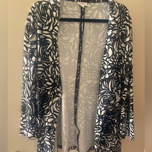 M LuLaRoe Gwen Blazer worn a couple times black and white